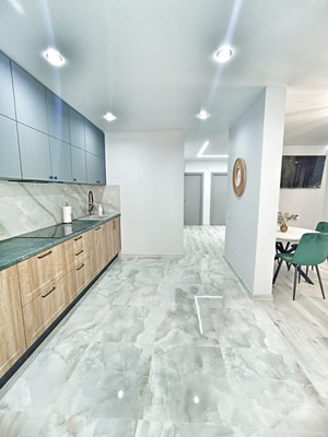 Сдам трехкомнатную (3-комн.) квартиру, им. Цезаря Куникова ул, 24к3, Краснодар г