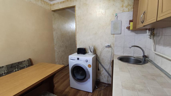 Продам двухкомнатную (2-комн.) квартиру, Кирова пр-кт, 82, Симферополь г