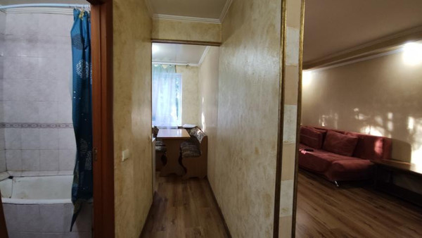 Продам двухкомнатную (2-комн.) квартиру, Кирова пр-кт, 82, Симферополь г