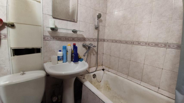 Продам двухкомнатную (2-комн.) квартиру, Кирова пр-кт, 82, Симферополь г