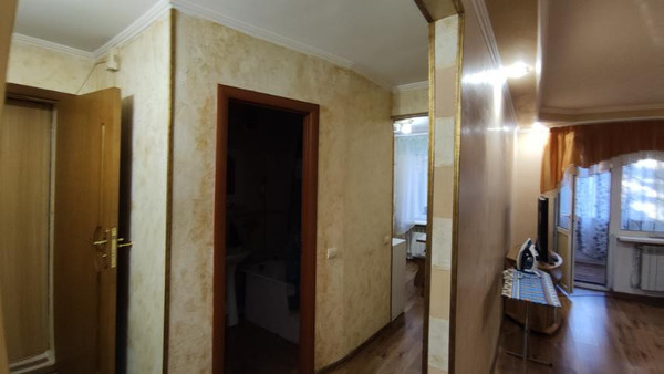 Продам двухкомнатную (2-комн.) квартиру, Кирова пр-кт, 82, Симферополь г