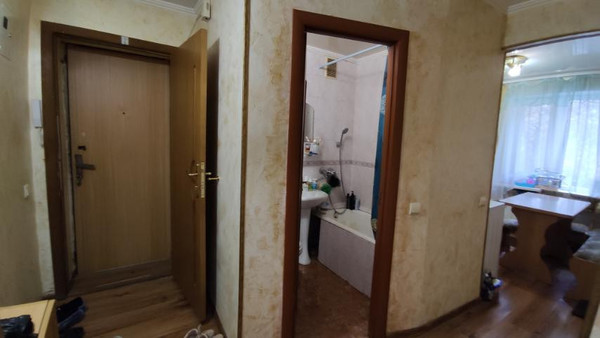 Продам двухкомнатную (2-комн.) квартиру, Кирова пр-кт, 82, Симферополь г