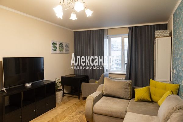 Продам двухкомнатную (2-комн.) квартиру, Комендантский пр-кт, 21к2, Санкт-Петербург г