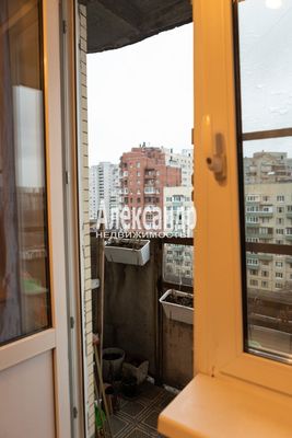 Продам двухкомнатную (2-комн.) квартиру, Комендантский пр-кт, 21к2, Санкт-Петербург г