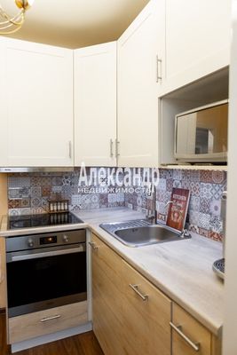 Продам двухкомнатную (2-комн.) квартиру, Комендантский пр-кт, 21к2, Санкт-Петербург г