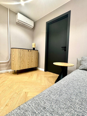 Сдам трехкомнатную (3-комн.) квартиру, Кутузова ул, 3, Москва г