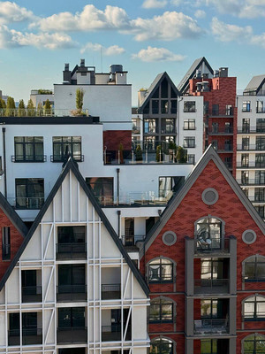 Продам трехкомнатную (3-комн.) квартиру, Молодой гвардии ул, 34к1, Калининград г