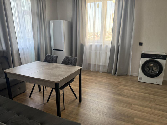 Продам двухкомнатную (2-комн.) квартиру, им. Героя Ростовского ул, 8к6, Краснодар г