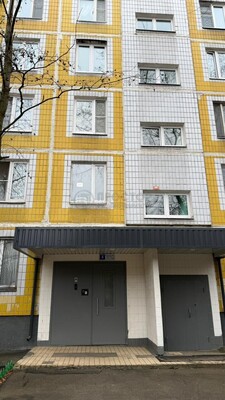 Продам трехкомнатную (3-комн.) квартиру, Тарусская ул, 8, Москва г