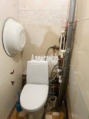 Продам комнату в 6-комн. квартире, Энергетиков пр-кт, 30к2, Санкт-Петербург г