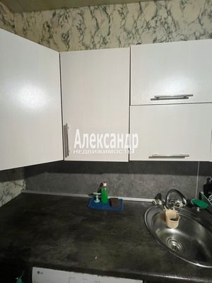 Продам комнату в 6-комн. квартире, Энергетиков пр-кт, 30к2, Санкт-Петербург г