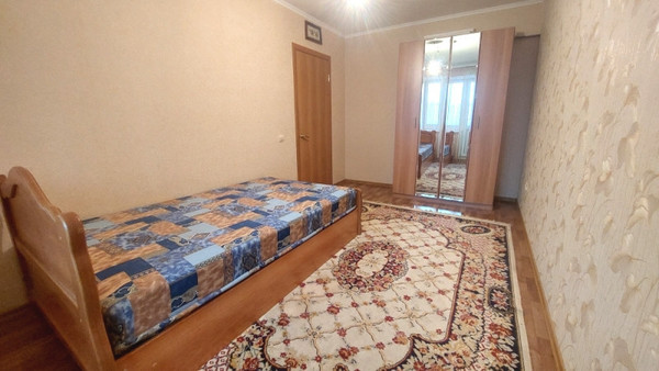 Продам двухкомнатную (2-комн.) квартиру, Ямашева пр-кт, 48, Казань г