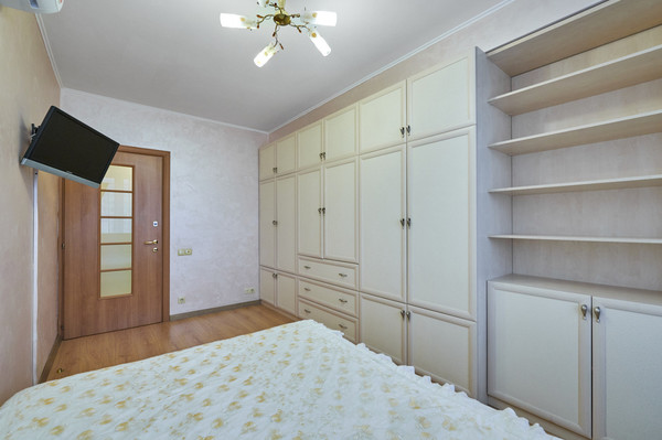 Продам двухкомнатную (2-комн.) квартиру, Новый Арбат ул, 16, Москва г