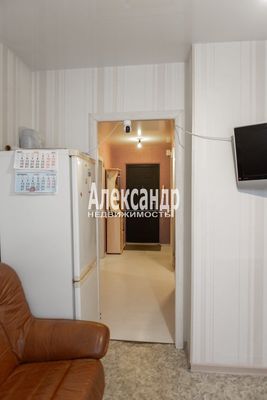 Продам однокомнатную (1-комн.) квартиру, Рощинская ул, 3А, Гатчина г