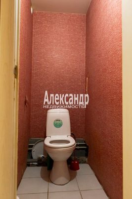 Продам однокомнатную (1-комн.) квартиру, Рощинская ул, 3А, Гатчина г