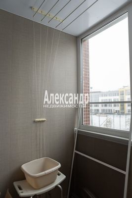 Продам однокомнатную (1-комн.) квартиру, Рощинская ул, 3А, Гатчина г