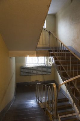 Продам однокомнатную (1-комн.) квартиру, Рощинская ул, 3А, Гатчина г