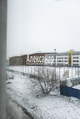 Продам однокомнатную (1-комн.) квартиру, Рощинская ул, 3А, Гатчина г