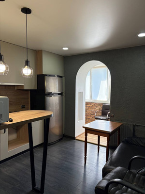 Продам двухкомнатную (2-комн.) квартиру, Залесская ул, 18, Симферополь г