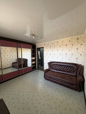 Продам двухкомнатную (2-комн.) квартиру, Залесская ул, 18, Симферополь г