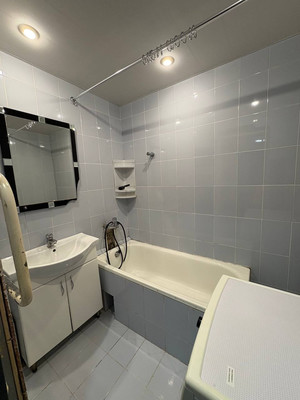 Продам двухкомнатную (2-комн.) квартиру, Залесская ул, 18, Симферополь г