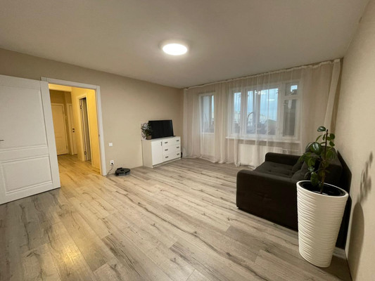 Продам трехкомнатную (3-комн.) квартиру, Долгоозёрная ул, 9А, Санкт-Петербург г