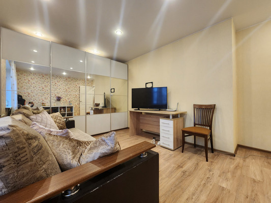 Продам двухкомнатную (2-комн.) квартиру, Новаторов б-р, 79к1, Санкт-Петербург г