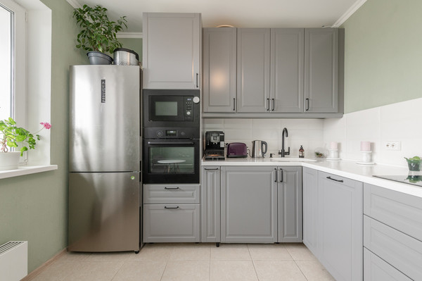 Продам двухкомнатную (2-комн.) квартиру, Матвеевская ул, 11, Москва г