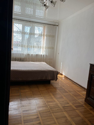 Продам трехкомнатную (3-комн.) квартиру, Т.Идарова ул, 34, Нальчик г