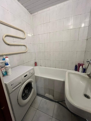 Продам трехкомнатную (3-комн.) квартиру, Т.Идарова ул, 34, Нальчик г