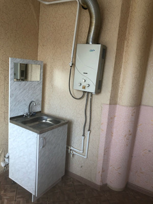 Продам однокомнатную (1-комн.) квартиру, Школьная ул, 1, Малороссийский п