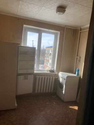 Продам однокомнатную (1-комн.) квартиру, Школьная ул, 1, Малороссийский п