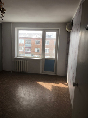 Продам однокомнатную (1-комн.) квартиру, Школьная ул, 1, Малороссийский п