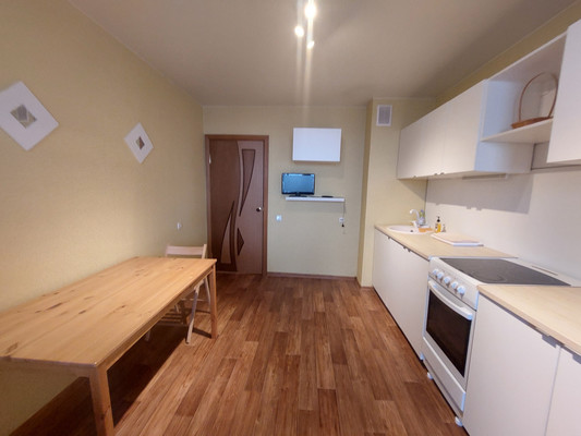 Продам двухкомнатную (2-комн.) квартиру, Шереметьевская ул, 9, Рязань г