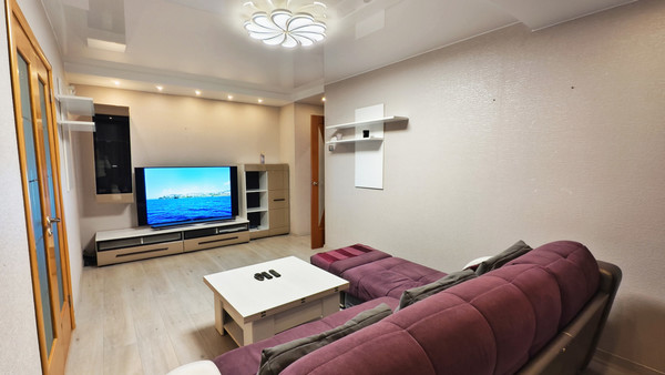 Сдам трехкомнатную (3-комн.) квартиру, Пилотов ул, 23, Санкт-Петербург г