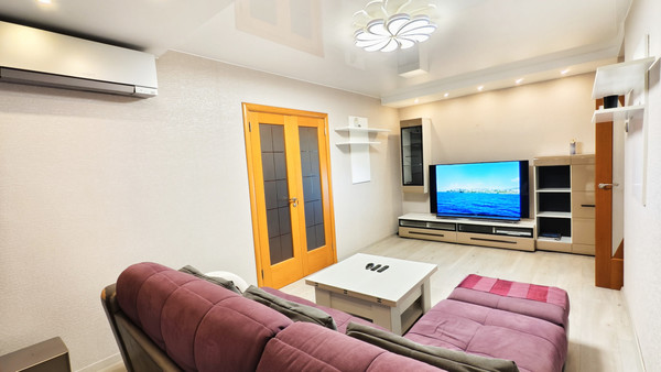 Сдам трехкомнатную (3-комн.) квартиру, Пилотов ул, 23, Санкт-Петербург г