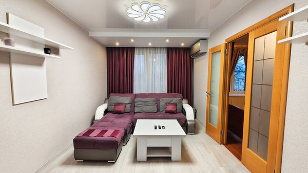 Сдам трехкомнатную (3-комн.) квартиру, Пилотов ул, 23, Санкт-Петербург г