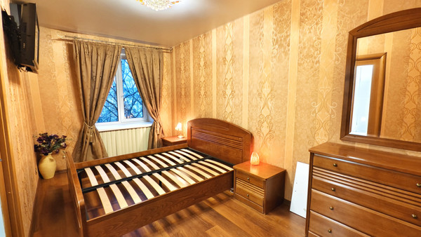 Сдам трехкомнатную (3-комн.) квартиру, Пилотов ул, 23, Санкт-Петербург г