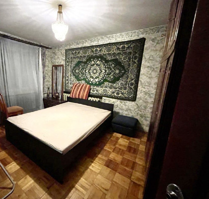 Продам двухкомнатную (2-комн.) квартиру, Серова ул, 11, Казань г