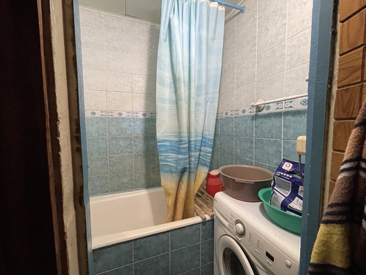 Продам двухкомнатную (2-комн.) квартиру, Серова ул, 11, Казань г