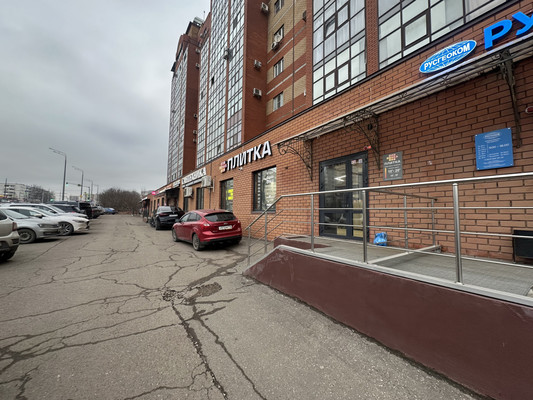 Сдам коммерческое помещение 187 м2, Победы пр-кт, 230, Казань г