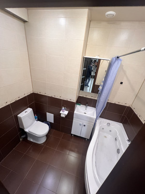 Продам трехкомнатную (3-комн.) квартиру, Безбокова ул, 7/2, Иркутск г