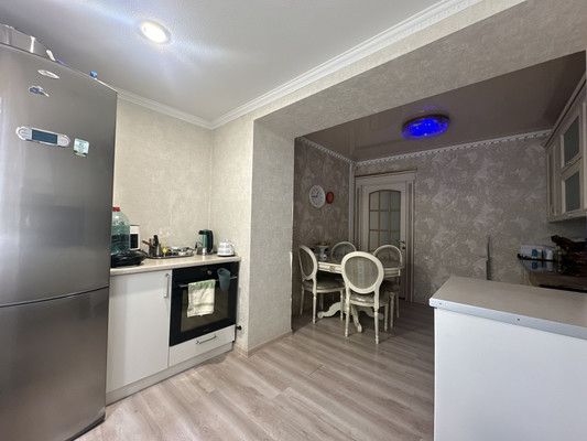 Продам трехкомнатную (3-комн.) квартиру, Ватутина ул, 4, Нальчик г