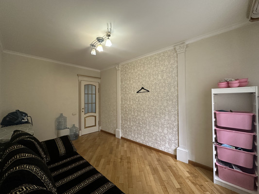 Продам трехкомнатную (3-комн.) квартиру, Ватутина ул, 4, Нальчик г