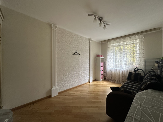 Продам трехкомнатную (3-комн.) квартиру, Ватутина ул, 4, Нальчик г