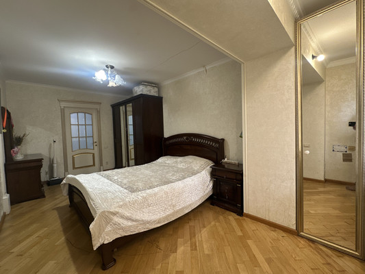 Продам трехкомнатную (3-комн.) квартиру, Ватутина ул, 4, Нальчик г