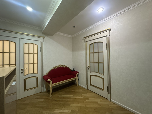 Продам трехкомнатную (3-комн.) квартиру, Ватутина ул, 4, Нальчик г