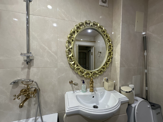 Продам трехкомнатную (3-комн.) квартиру, Ватутина ул, 4, Нальчик г