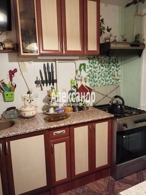 Продам однокомнатную (1-комн.) квартиру, Комсомольская ул, 10, Кирпичное п