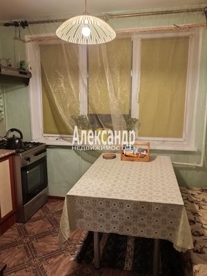 Продам однокомнатную (1-комн.) квартиру, Комсомольская ул, 10, Кирпичное п